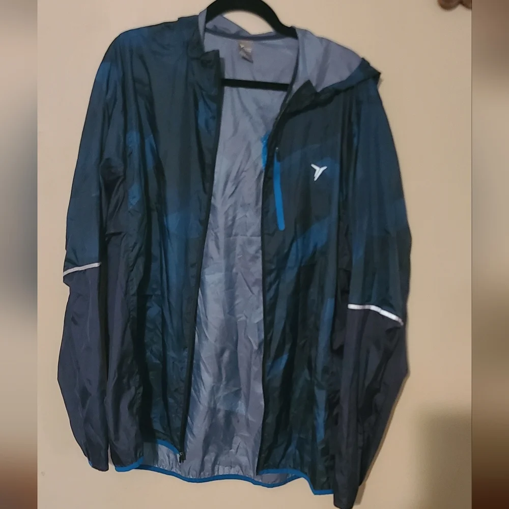 Old Navy Men's Navy and Black Windbreaker Size XL